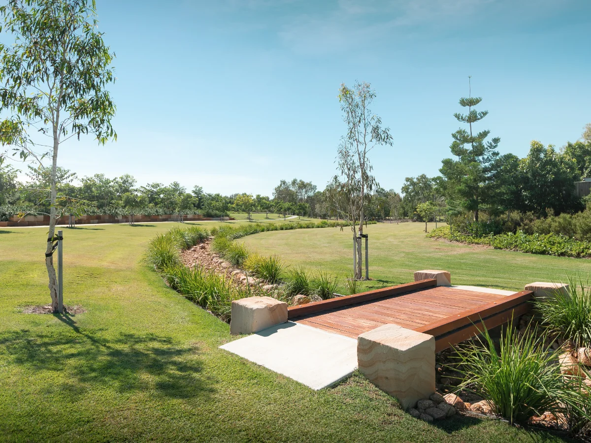 Disc Golf - park bridge 2 lowres